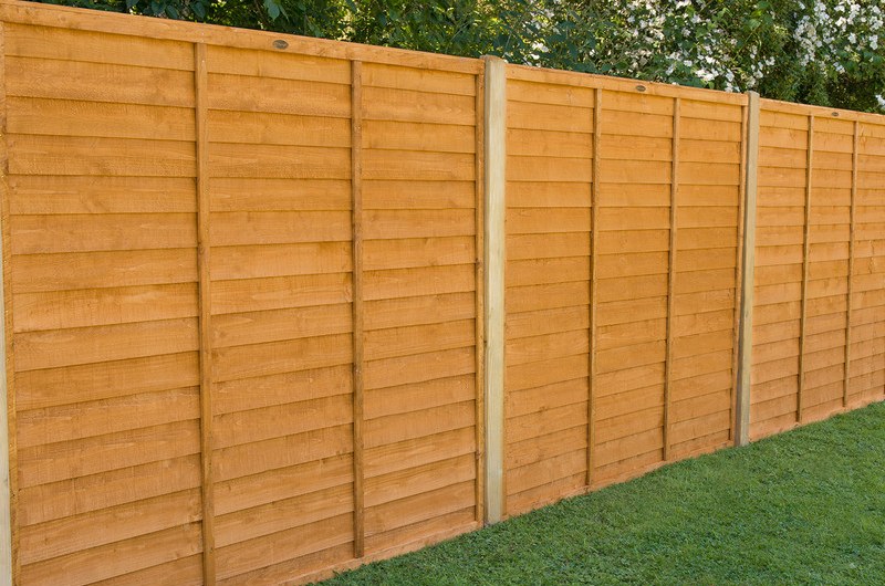 Lap fence panels
