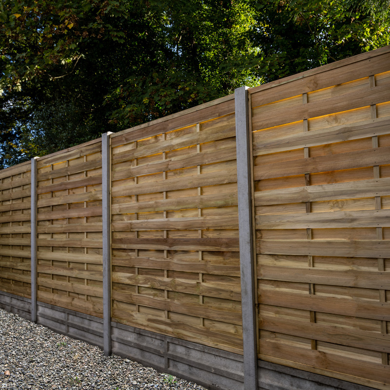 Slatted fence panel